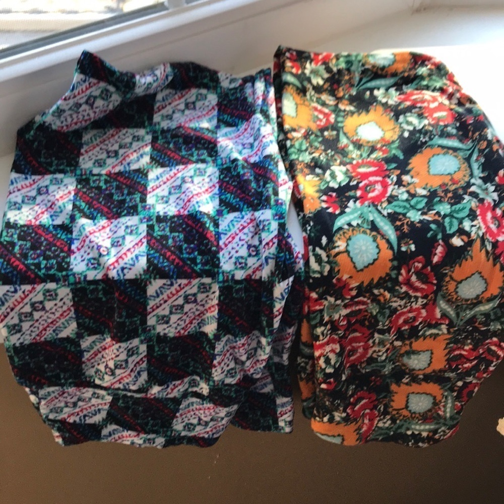 Two pair of one size LuLaRoe leggings